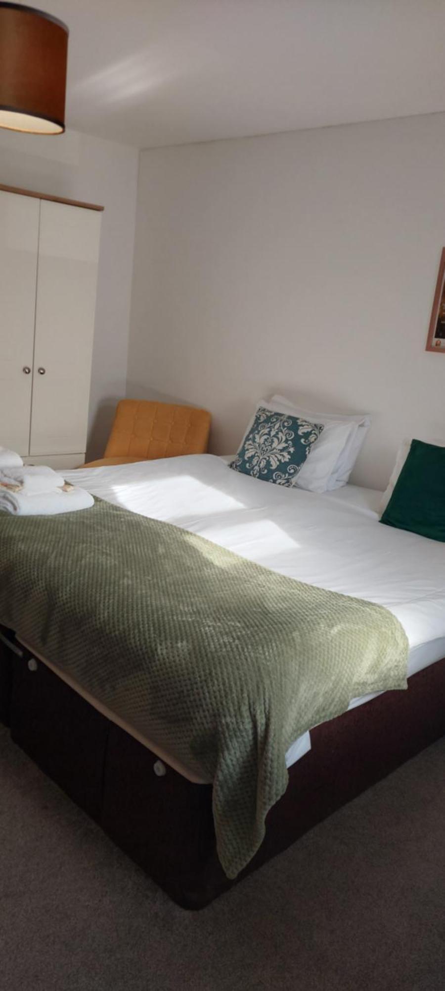 Modern, Well Located En-Suite Rooms With Parking - Orbitat Accommodations CBG Exterior foto